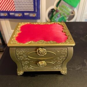 Betsey Johnson Cheetah Print Jewelry Box (PREOWNED) (comes with cheetah pillow)